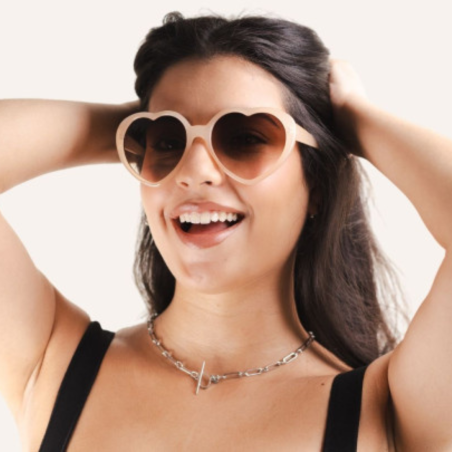 Charly Therapy - Lunettes solaires roses à monture coeur recyclée - Sue rose