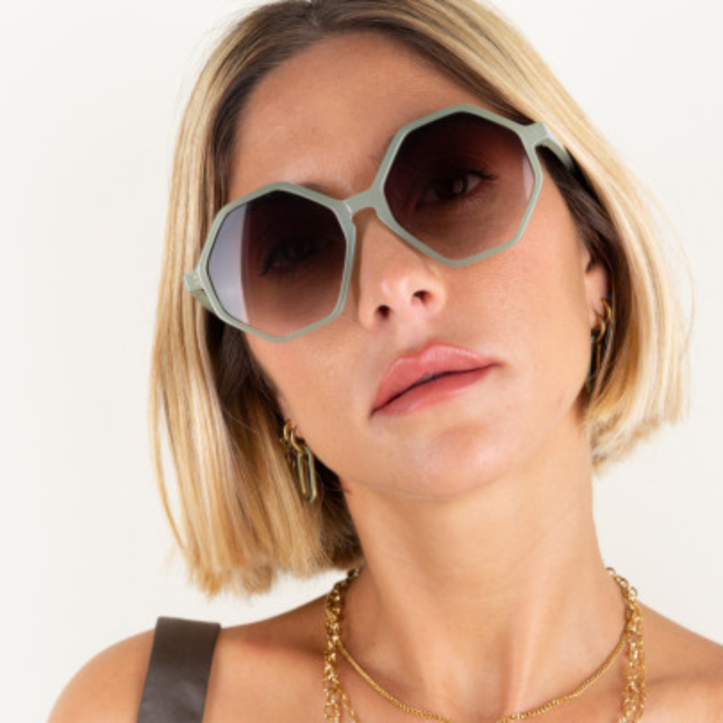 Charly Therapy - Lunettes solaires bleues à monture hexagonale recyclée - Frida ciel