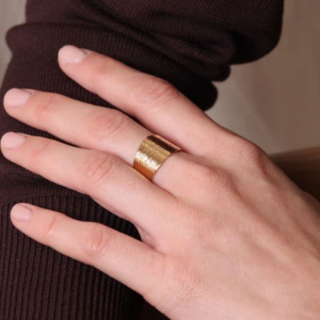 Bijoux dorés Waekura – Boucles, bagues, bracelets & charms intemporels