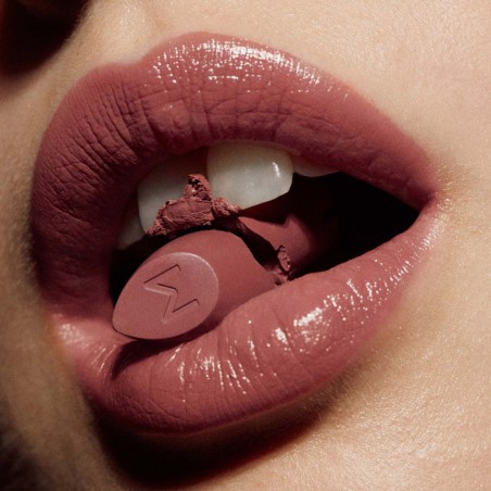 Madara - Dazzle Nights Satin Lipstick 503 Charisma - Vegan & Hydratant