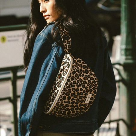 Custine XL Léopard Beige – Banane Rive Droite | Lucie in the R