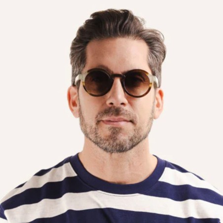 Charly Therapy - Lunettes solaires couleur beige caramel à monture ronde recyclée - Belmont luma