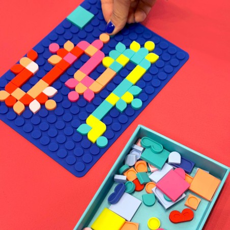 Mini Coloriage Réutilisable Dino – Set de table en silicone SuperPetit