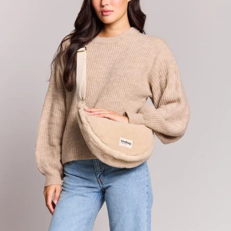 Sac banane Andrea teddy beige – Hindbag, forme demi-lune pratique et élégante