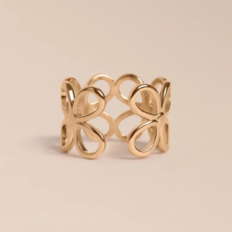 Bijoux dorés Waekura – Boucles, bagues, bracelets & charms intemporels