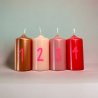 Graphic Lights X-Mas Countdown – Set 4 bougies numérotées Noël design – Pink Stories