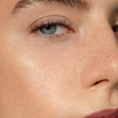 H2O Hyaluron Tinted Serum MÁDARA – Soin & teint unifié vegan