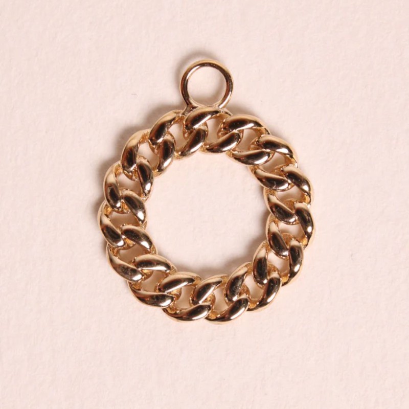 Bijoux dorés Waekura – Boucles, bagues, bracelets & charms intemporels