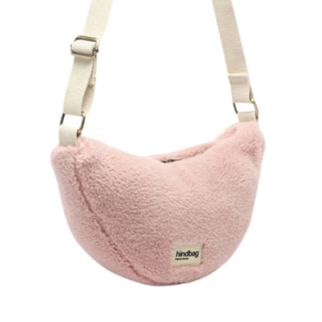 Sac banane Andrea teddy beige – Hindbag, forme demi-lune pratique et élégante