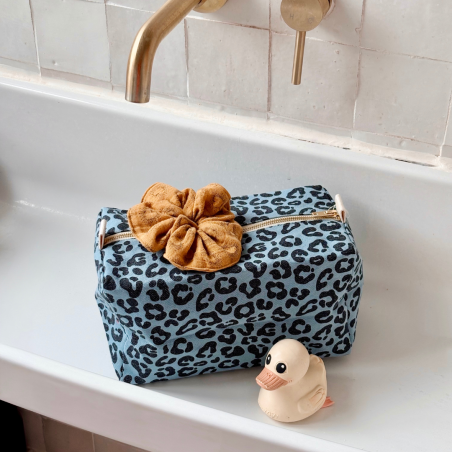 Trousse de toilette Vic Rose in April – 26 × 13 × 12 cm, coton enduit | Lucie in the R