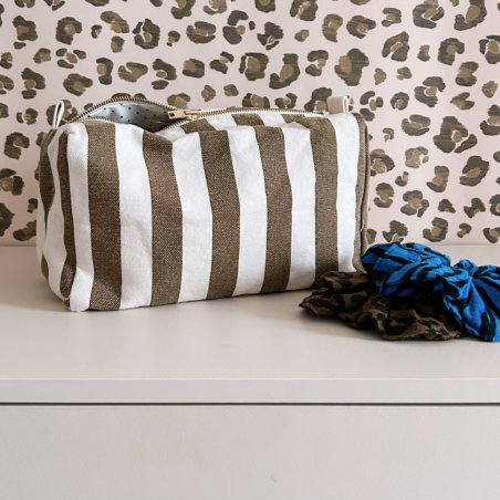 Trousse de toilette Vic Rose in April – 26 × 13 × 12 cm, coton enduit | Lucie in the R