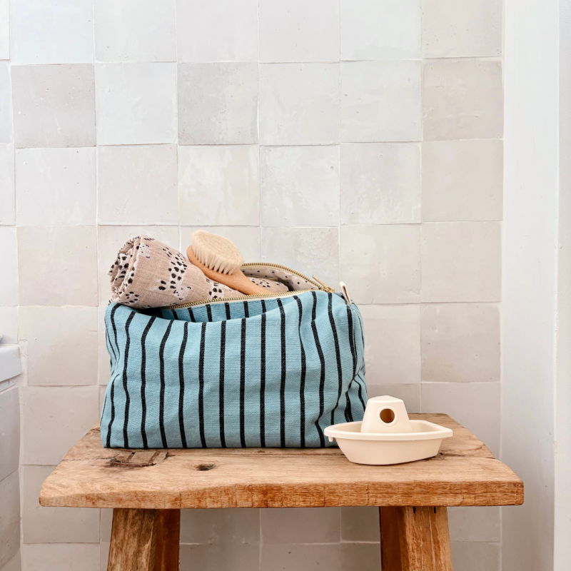 Trousse de toilette Vic Rose in April – 26 × 13 × 12 cm, coton enduit | Lucie in the R