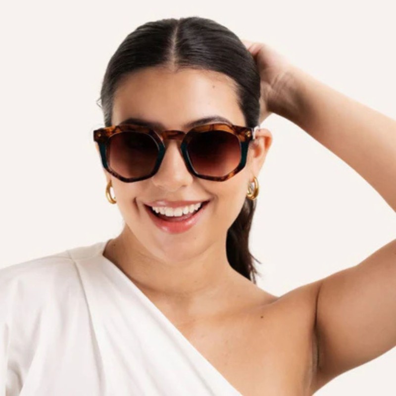 Charly Therapy - Lunettes solaires à monture hexagonale recyclée - Audrey Stone