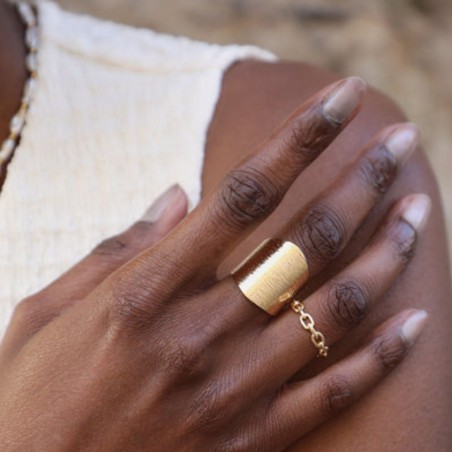 Bijoux dorés Waekura – Boucles, bagues, bracelets & charms intemporels
