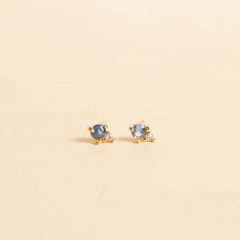 Bijoux dorés Waekura – Boucles, bagues, bracelets & charms intemporels