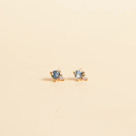 Bijoux dorés Waekura – Boucles, bagues, bracelets & charms intemporels