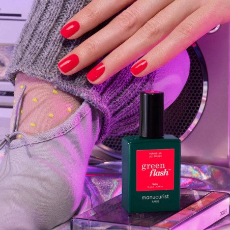 Vernis semi-permanent Playback Spicy Green Flash Manucurist | Lucie in the R