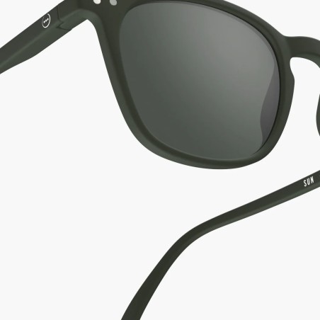 Lunettes de soleil IZIPIZI #E kaki green | Protection UV | Lucie in the R