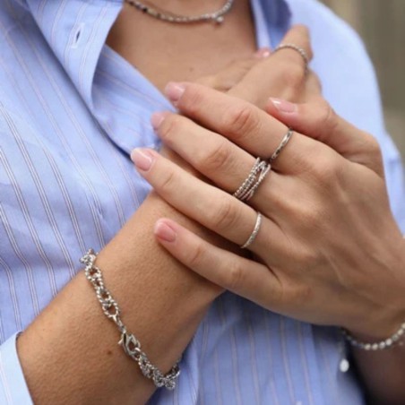 Bijoux dorés Waekura – Boucles, bagues, bracelets & charms intemporels