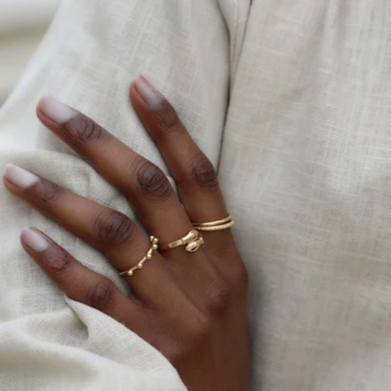 Bijoux dorés Waekura – Boucles, bagues, bracelets & charms intemporels