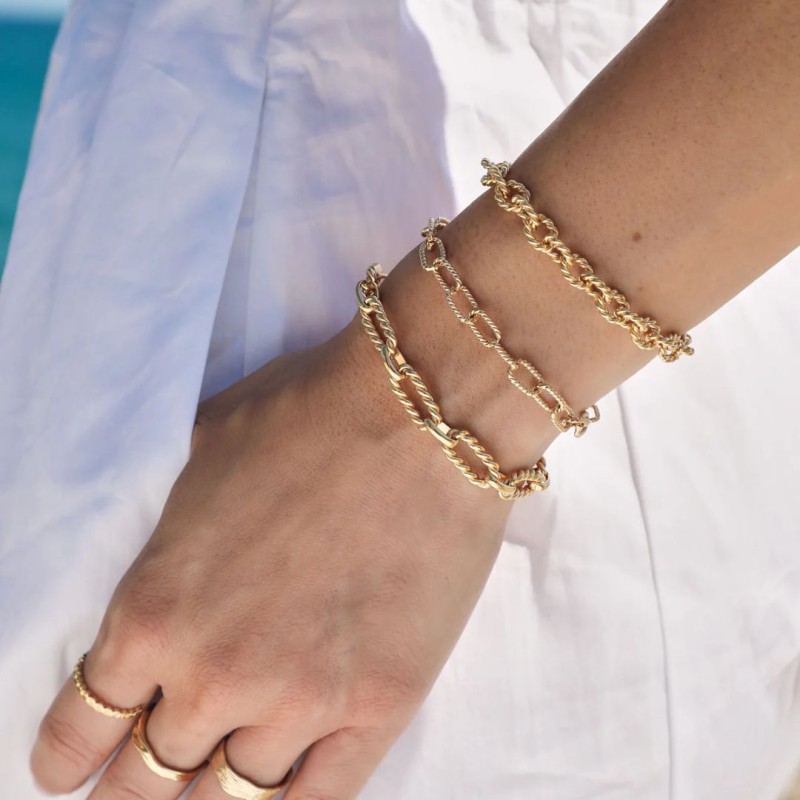 Bijoux dorés Waekura – Boucles, bagues, bracelets & charms intemporels