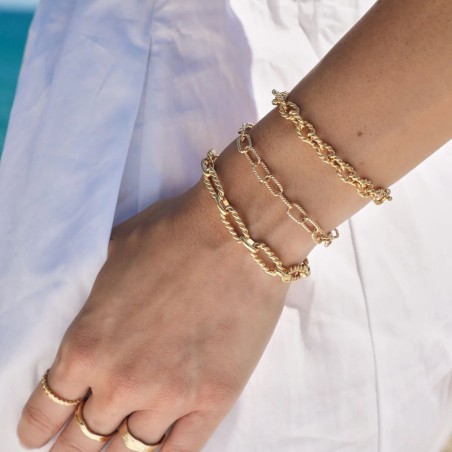 Bijoux dorés Waekura – Boucles, bagues, bracelets & charms intemporels