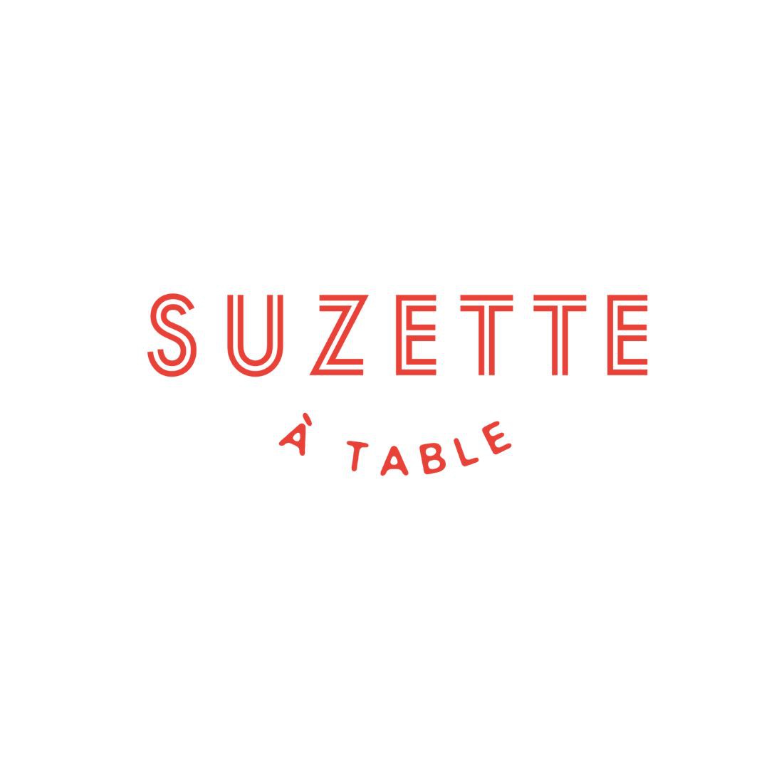 Suzette à table